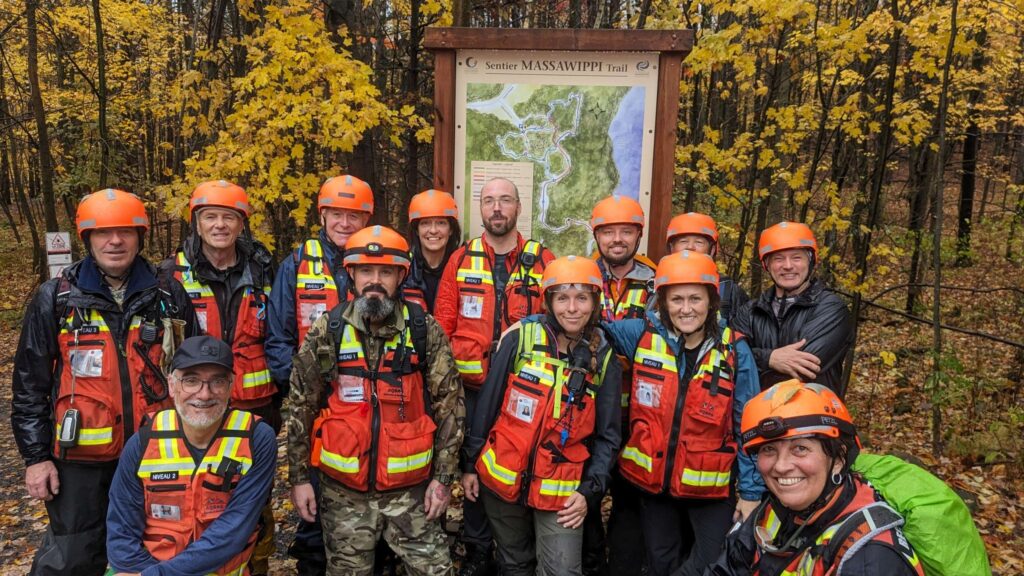 Le groupe Recherche Sauvetage Estrie en exercice au sentier Massawippi